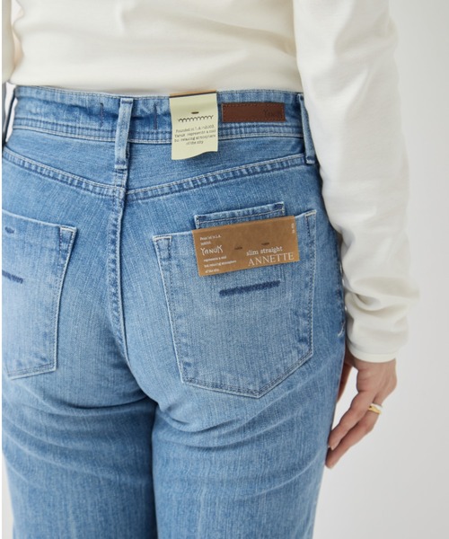 YANUK（ヤヌーク）の「[YANUK/ヤヌーク]ANNETTE(Slim Straight) FUB（デニムパンツ・レディース・ライトブルー・23/24/25/26）」の5枚目の写真