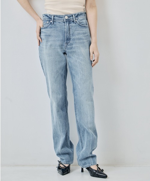 YANUK（ヤヌーク）の「[YANUK/ヤヌーク]ANNETTE(Slim Straight) FUB（デニムパンツ・レディース・ライトブルー・23/24/25/26）」の12枚目の写真
