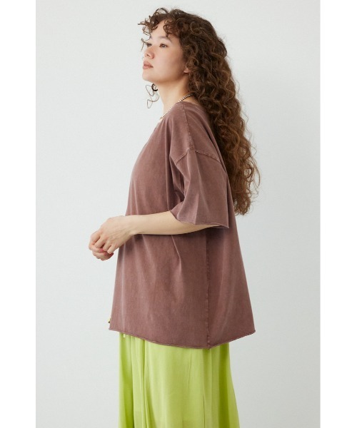 RODEO CROWNS WIDE BOWL(ロデオクラウンズワイドボウル)の「ピグメントルーズオフショルTシャツ(Tシャツ/カットソー・レディース・ブラウン/オフホワイト/チャコールグレー/ライトピンク・FREE)」の16枚目の写真