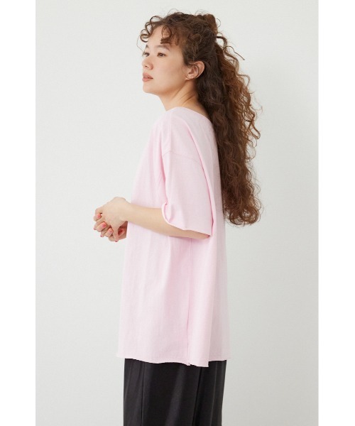 RODEO CROWNS WIDE BOWL(ロデオクラウンズワイドボウル)の「ピグメントルーズオフショルTシャツ(Tシャツ/カットソー・レディース・ブラウン/オフホワイト/チャコールグレー/ライトピンク・FREE)」の6枚目の写真