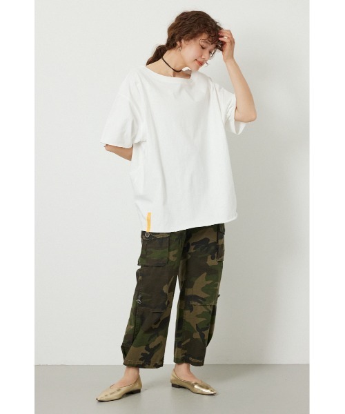 RODEO CROWNS WIDE BOWL(ロデオクラウンズワイドボウル)の「ピグメントルーズオフショルTシャツ(Tシャツ/カットソー・レディース・ブラウン/オフホワイト/チャコールグレー/ライトピンク・FREE)」の13枚目の写真