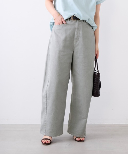 MICA&DEAL(マイカ&ディール)の「ツイストカラーデニムコクーンパンツ〈2サイズ展開〉(デニムパンツ・レディース・ベージュ/グレー/ライトピンク・38/36)」の1枚目の写真