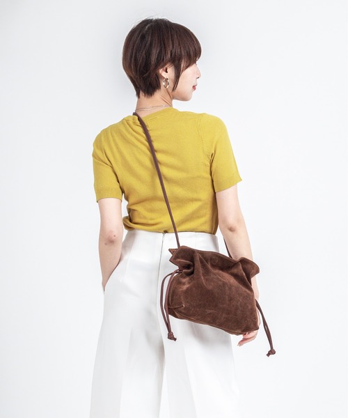 AULENTTI(オウレンティ)の「【AULENTTI/オウレンティ】巾着ショルダーバッグ スエード(ショルダーバッグ・レディース・ダークブラウン/ブラウン・FREE)」の6枚目の写真