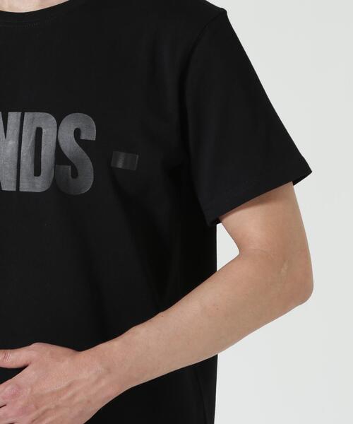 VLONE（ヴィーロン）の「VLONE/ヴィーロン/CLASSIC LOGO-FRIENDS TEE（Tシャツ/カットソー・メンズ・ブラック系その他・L/M/XL）」の9枚目の写真
