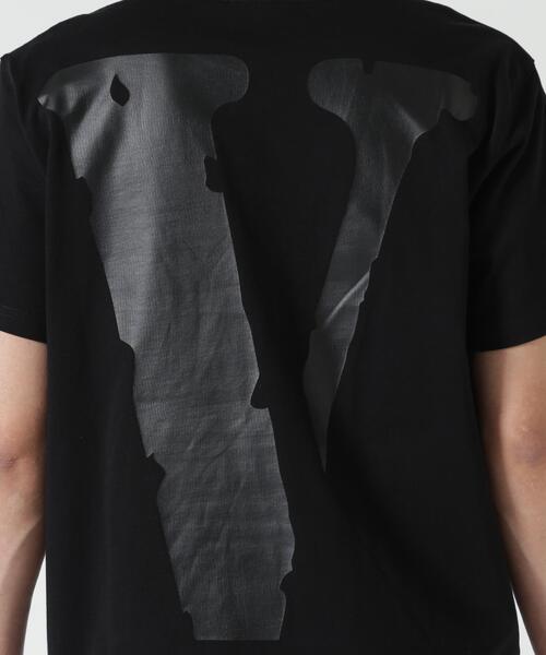 VLONE（ヴィーロン）の「VLONE/ヴィーロン/CLASSIC LOGO-FRIENDS TEE（Tシャツ/カットソー・メンズ・ブラック系その他・L/M/XL）」の7枚目の写真