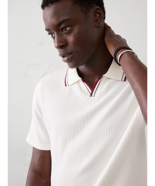 BANANA REPUBLIC FACTORY STORE(バナナリパブリック ファクトリーストア)の「BANANA REPUBLIC FACTORY STORE クリンクル リブ ジョニーカラー シャツ(ポロシャツ・メンズ・ホワイト/ネイビー・XL/L/M/S)」の2枚目の写真