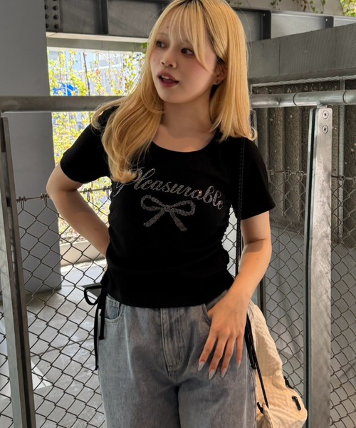 Another Branch olive des olive(アナザーブランチオリーブデオリーブ)の「アソートラインストーンロゴ脇ギャザーTシャツ(Tシャツ/カットソー・レディース・ホワイト系その他/ブラック/オフホワイト/チャコールグレー・FREE)」の4枚目の写真
