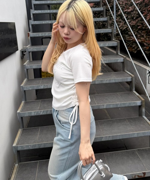 Another Branch olive des olive(アナザーブランチオリーブデオリーブ)の「アソートラインストーンロゴ脇ギャザーTシャツ(Tシャツ/カットソー・レディース・ホワイト系その他/ブラック/オフホワイト/チャコールグレー・FREE)」の13枚目の写真
