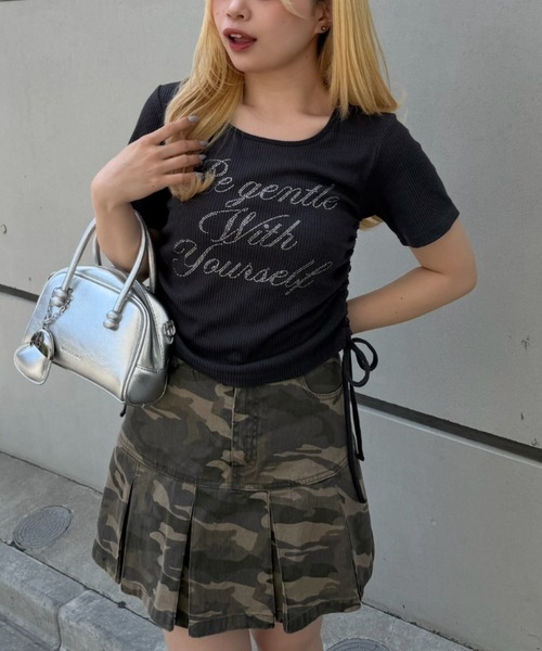 Another Branch olive des olive(アナザーブランチオリーブデオリーブ)の「アソートラインストーンロゴ脇ギャザーTシャツ(Tシャツ/カットソー・レディース・ホワイト系その他/ブラック/オフホワイト/チャコールグレー・FREE)」の19枚目の写真