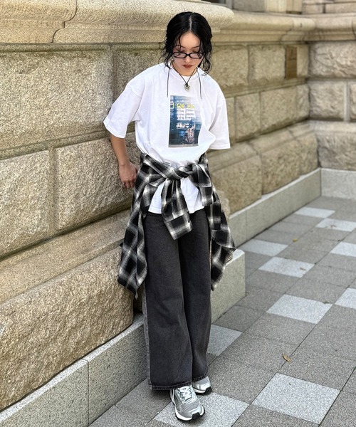 SIDEWAY STANCE（サイドウェイスタンス）の「【IMOKO】フォトプリント 半袖Tシャツ（Tシャツ/カットソー・レディース・ホワイト系2/ブラック/ブラック系2/ホワイト系1/ホワイト系/ブラック系/ブラック系1/ホワイト・LARGE/SMALL/MEDIUM）」の16枚目の写真