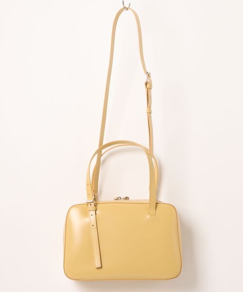 A.P.C.（アーペーセー）の「SAC VIRGINIE BOX（ハンドバッグ・レディース・イエロー・ONESIZE）」の2枚目の写真