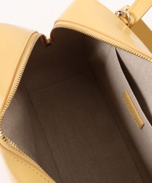 A.P.C.（アーペーセー）の「SAC VIRGINIE BOX（ハンドバッグ・レディース・イエロー・ONESIZE）」の4枚目の写真