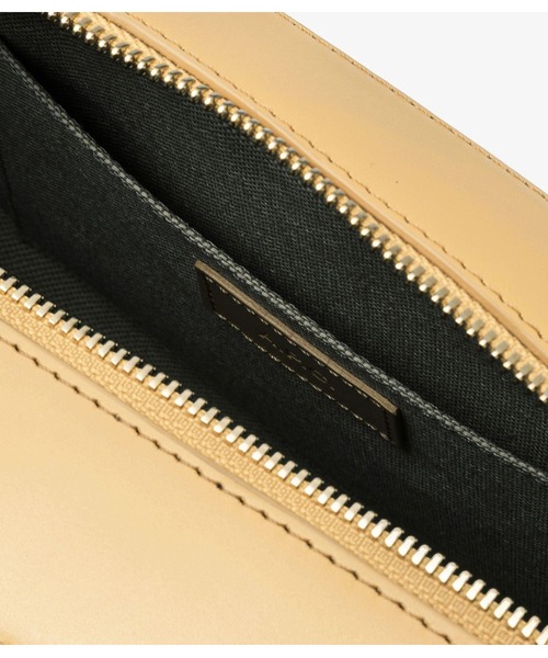 A.P.C.(アーペーセー)の「SAC VIRGINIE BOX(ハンドバッグ・レディース・イエロー・ONESIZE)」の7枚目の写真