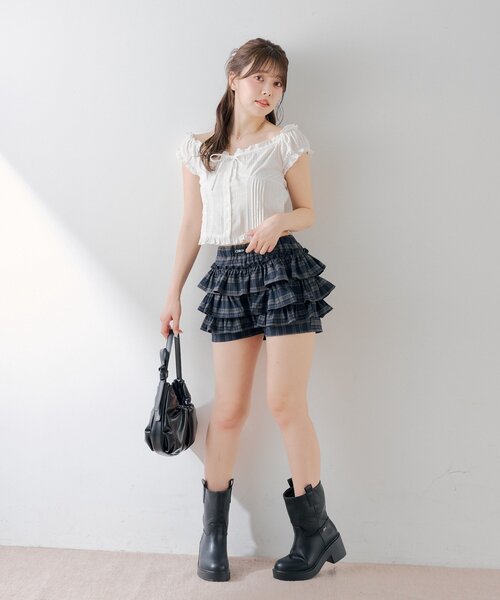 Chico(チコ)の「レイヤードティアードショートパンツ(その他パンツ・レディース・ベージュ系その他2/ブルー系その他2/ホワイト・FREE)」の6枚目の写真