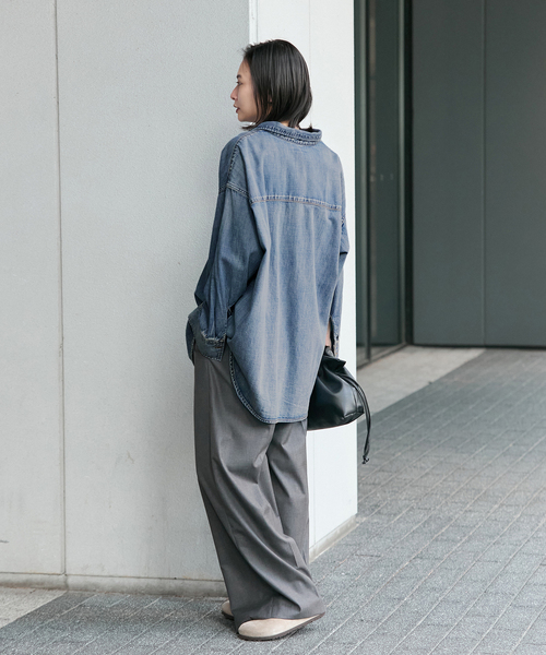 JOURNAL STANDARD（ジャーナルスタンダード）の「《追加2》ライトオンスデニムシャツ（シャツ/ブラウス・レディース・ブルー系その他/ベージュ・FREE）」の12枚目の写真