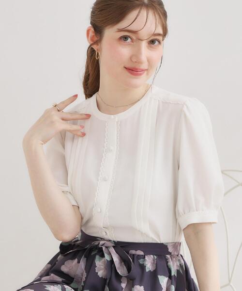 couture brooch(クチュールブローチ)の「【洗える】ピンタック ブラウス(シャツ/ブラウス・レディース・ベビーピンク/オフホワイト/ネイビー・42/40/38/36)」の2枚目の写真