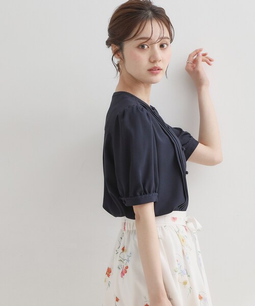 couture brooch(クチュールブローチ)の「【洗える】ピンタック ブラウス(シャツ/ブラウス・レディース・ベビーピンク/オフホワイト/ネイビー・42/40/38/36)」の20枚目の写真