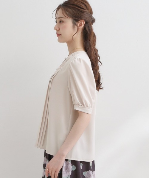 couture brooch(クチュールブローチ)の「【洗える】ピンタック ブラウス(シャツ/ブラウス・レディース・ベビーピンク/オフホワイト/ネイビー・42/40/38/36)」の5枚目の写真