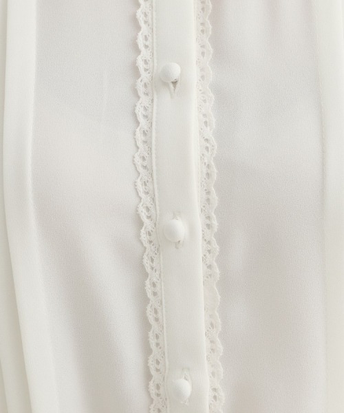 couture brooch(クチュールブローチ)の「【洗える】ピンタック ブラウス(シャツ/ブラウス・レディース・ベビーピンク/オフホワイト/ネイビー・42/40/38/36)」の12枚目の写真