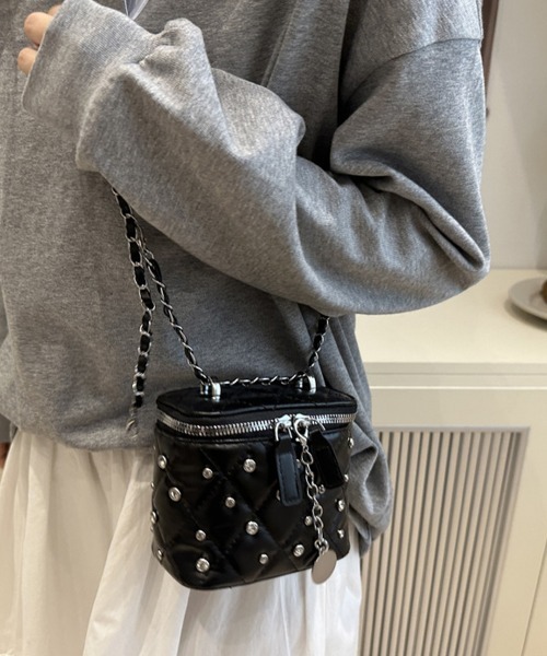 Miniministore(ミニミニストア)の「ミニバニティバッグスタッズチェーンバッグ(ショルダーバッグ・レディース・イエロー/ブラック/ラベンダー/オフホワイト・FREE)」の6枚目の写真
