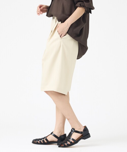 Rouge vif Anna(ルージュヴィフアンナ)の「サイロツイルハーフパンツ(その他パンツ・レディース・グレイッシュベージュ/オフホワイト・36/38)」の17枚目の写真