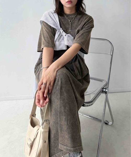 AS KNOW AS plus(アズノゥアズプラス)の「〇天竺とデニム切り替え半袖ワンピース(ワンピース・レディース・ブラック/グレー系/ブルー・FREE)」の5枚目の写真
