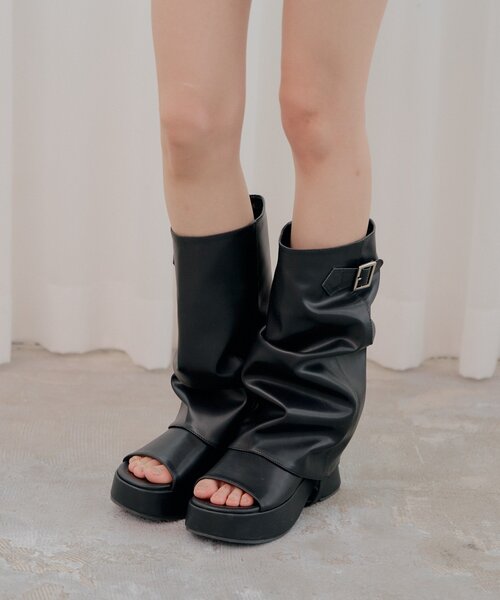 Chico(チコ)の「2wayカバーブーツサンダル(サンダル・レディース・ベージュ/ブラック/ブラウン・LARGE/MEDIUM/SMALL)」の5枚目の写真