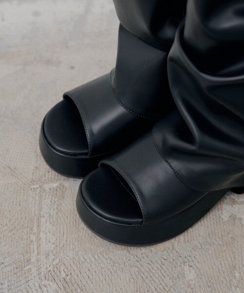 Chico(チコ)の「2wayカバーブーツサンダル(サンダル・レディース・ベージュ/ブラック/ブラウン・LARGE/MEDIUM/SMALL)」の20枚目の写真