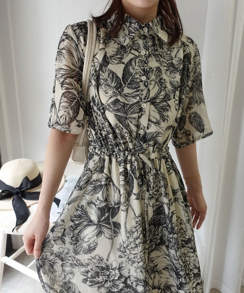 CORNERS(コーナーズ)の「線画フラワー柄シャツワンピース(ワンピース・レディース・グリーン/ブラック/ブルー・M)」の2枚目の写真