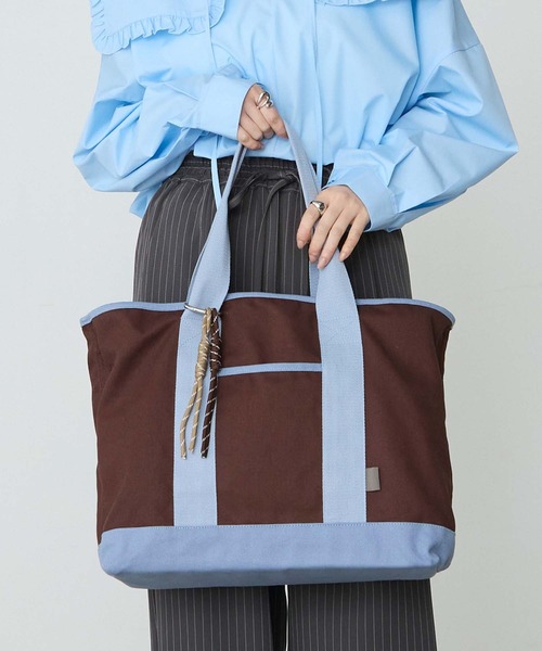 BONLECILL Marche(ボンルシールマルシェ)の「【BONLECILL Marche】《保冷ポケット付き》キャンバスBIGトートバッグ/マザーズバッグ(トートバッグ・レディース・アイボリー/ブラウン/チャコールグレー/バーガンディー/キャメル/ネイビー・FREE)」の9枚目の写真