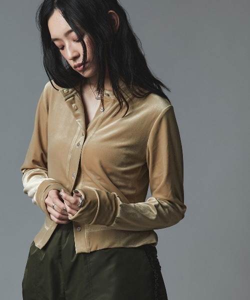 W:Huku(フーク)の「ベロア コンパクト カーディガン / Velour Compact Cardigan(カーディガン/ボレロ・レディース・ネイビー/ベージュ/ブラック/ブラウン・FREE)」の1枚目の写真