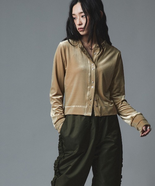 W:Huku(フーク)の「ベロア コンパクト カーディガン / Velour Compact Cardigan(カーディガン/ボレロ・レディース・ネイビー/ベージュ/ブラック/ブラウン・FREE)」の19枚目の写真