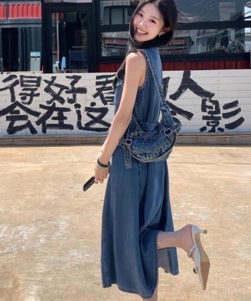 semplice（センプリチェ）の「ノースリーブデニムワンピース（ワンピース・レディース・ブルー・M/L/S）」の7枚目の写真