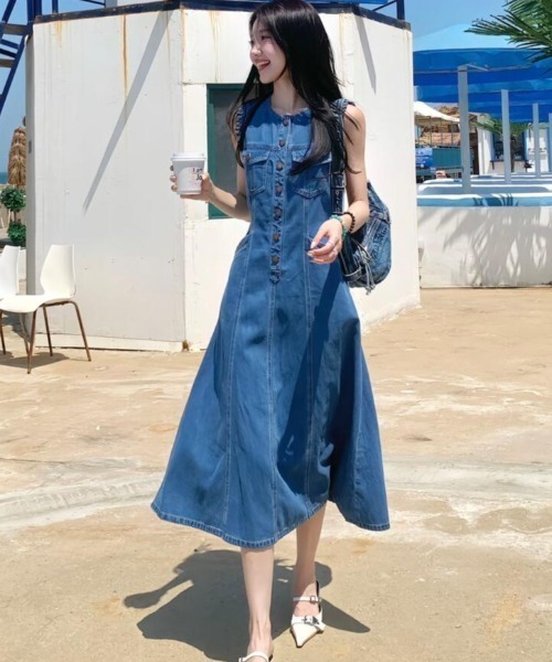 semplice（センプリチェ）の「ノースリーブデニムワンピース（ワンピース・レディース・ブルー・M/L/S）」の6枚目の写真