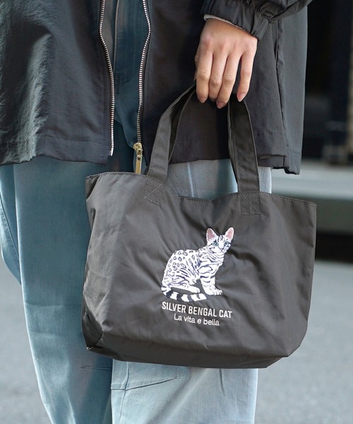 e-zakkamania stores(イーザッカマニアストアーズ)の「アニマル刺繍プチトートバッグ(トートバッグ・レディース・グリーン/ブルー/グレー/ダークグレー/アイボリー/ネイビー/ベージュ・-)」の4枚目の写真