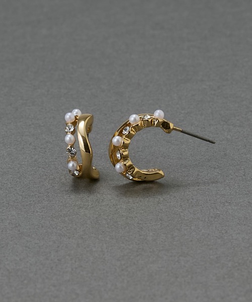 Phoebe（フィービィー）の「【金属アレルギー対応】ダブルラインパールビジューフープピアス/ニッケルフリー　結婚式二次会 セレモニー フォーマル（ピアス（両耳用）・レディース・ホワイト・FREE）」の2枚目の写真