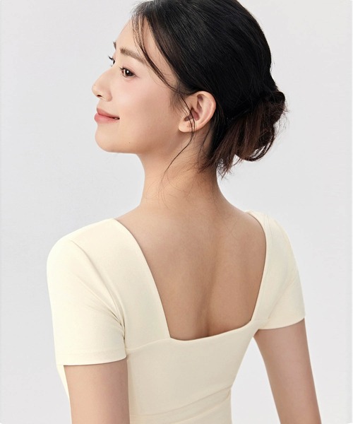 OSYAREVO(オシャレボ)の「ヨガウェア トップス カップ付き カシュクール 半袖(その他トップス・レディース・オフホワイト/アッシュブラウン/ライトブルー/ラベンダー・MEDIUM/SMALL/X-LARGE/LARGE)」の6枚目の写真