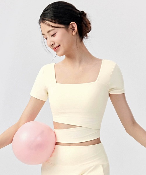 OSYAREVO(オシャレボ)の「ヨガウェア トップス カップ付き カシュクール 半袖(その他トップス・レディース・オフホワイト/アッシュブラウン/ライトブルー/ラベンダー・MEDIUM/SMALL/X-LARGE/LARGE)」の5枚目の写真