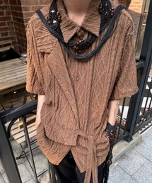 【2 色展開】ユニセックス シワ加工ジャカード肌理素材 変形ラペル半袖シャツ