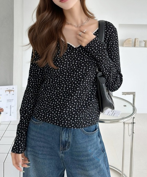 Ada.(エイダ)の「小花柄 ワッフル 胸元切り替え Vネック カットソー(Tシャツ/カットソー・レディース・ネイビー/ブラック/オフホワイト・FREE)」の5枚目の写真
