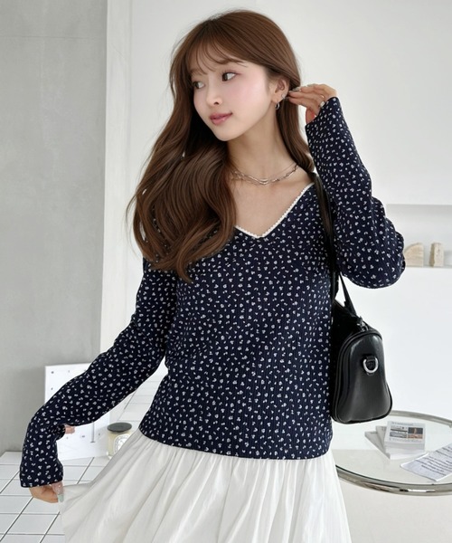 Ada.(エイダ)の「小花柄 ワッフル 胸元切り替え Vネック カットソー(Tシャツ/カットソー・レディース・ネイビー/ブラック/オフホワイト・FREE)」の12枚目の写真