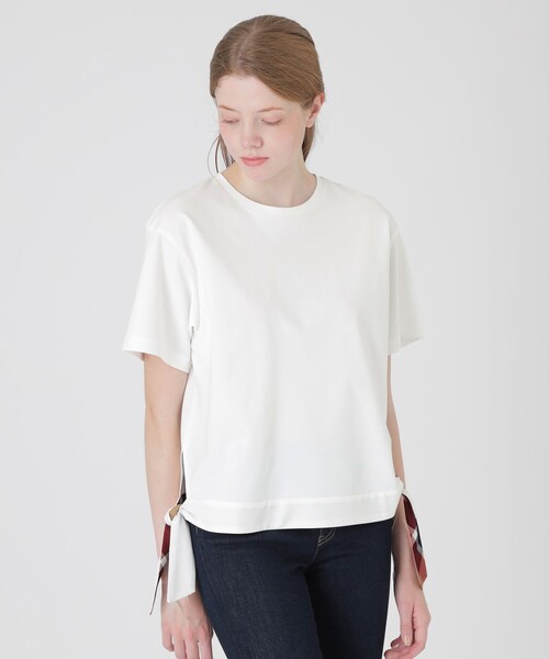 BLUE LABEL CRESTBRIDGE(ブルーレーベルクレストブリッジ)の「【一部店舗限定】ハイゲージポンチヘムリボンTシャツ(Tシャツ/カットソー・レディース・オフホワイト/ブラック/ブルー・38/40)」の1枚目の写真