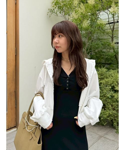LILY BROWN(リリーブラウン)の「フリルショートフーディー(パーカー・レディース・ホワイト/ブラウン/イエロー・F)」の6枚目の写真