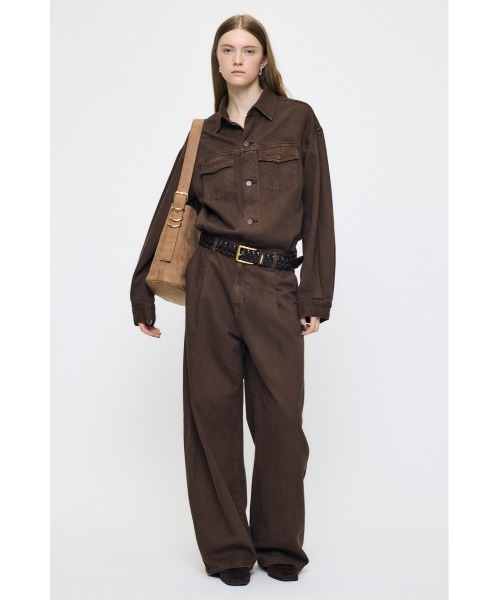 MOUSSY（マウジー）の「TUCKED DENIM ジャンプスーツ（つなぎ/オールインワン・レディース・ブラウン/ワンウォッシュ・2/1）」の3枚目の写真
