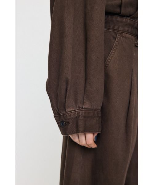 MOUSSY（マウジー）の「TUCKED DENIM ジャンプスーツ（つなぎ/オールインワン・レディース・ブラウン/ワンウォッシュ・2/1）」の14枚目の写真