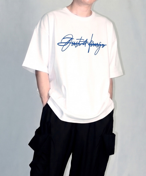 JUSTHANG(ジャストハング)の「プレミアムホワイトビッグロゴ(ブルー)オーバーサイズ半袖Tシャツ(Tシャツ/カットソー・メンズ・その他・LARGE/X-LARGE/XXX-LARGE/XXXX-LARGE)」の1枚目の写真