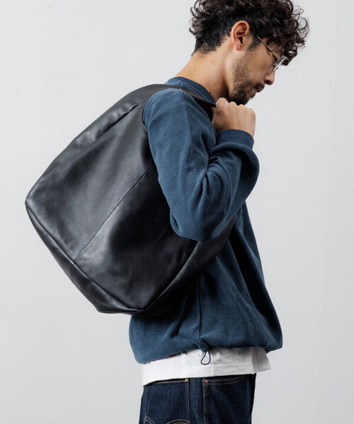 Firsthand(ファーストハンド)の「Firsthand/ファーストハンド Leather Handbag【限定展開】 / ワンハンドルハンドバッグ / 牛革 / 撥水レザー / A4収納可能(ハンドバッグ・メンズ・ブラック・ONE SIZE)」の9枚目の写真
