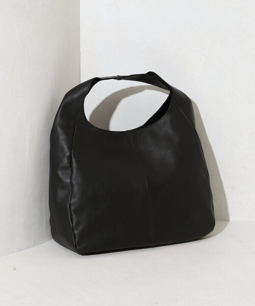 Firsthand(ファーストハンド)の「Firsthand/ファーストハンド Leather Handbag【限定展開】 / ワンハンドルハンドバッグ / 牛革 / 撥水レザー / A4収納可能(ハンドバッグ・メンズ・ブラック・ONE SIZE)」の17枚目の写真