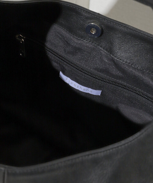 Firsthand(ファーストハンド)の「Firsthand/ファーストハンド Leather Handbag【限定展開】 / ワンハンドルハンドバッグ / 牛革 / 撥水レザー / A4収納可能(ハンドバッグ・メンズ・ブラック・ONE SIZE)」の22枚目の写真