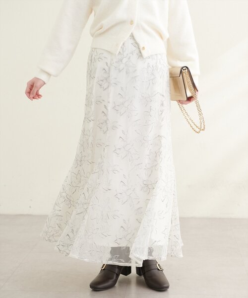 natural couture(ナチュラルクチュール)の「チュール刺繍マーメイドスカート(スカート・レディース・ブラウン/オフホワイト/ネイビー・FREE)」の4枚目の写真